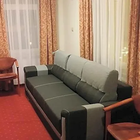 Korona فندق