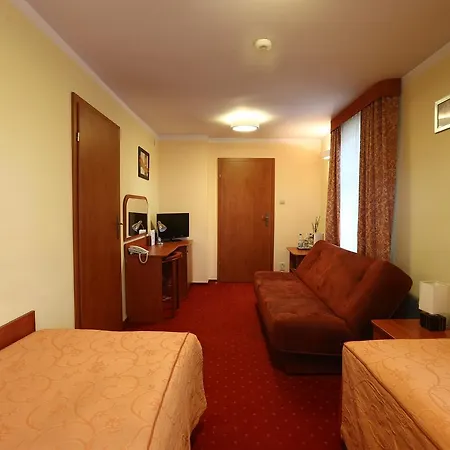 Hotel Korona 3*