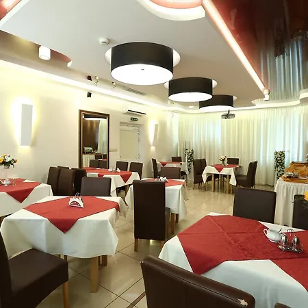 Korona Hotel 3*
