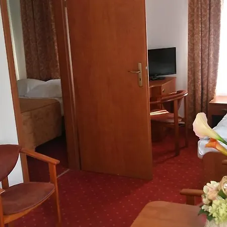 Korona Hotel 3*